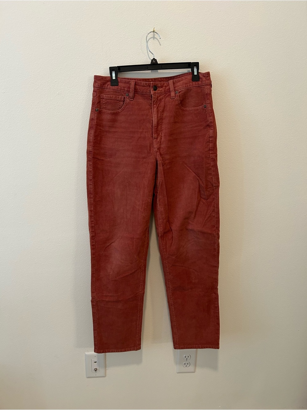 American Eagle Outfitters Women's Rust Red Straight-Leg Corduroy Pants